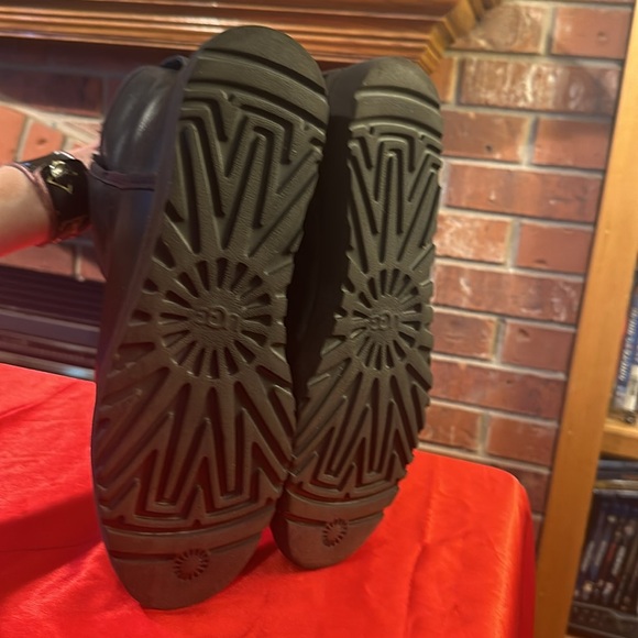 WOW POSHMARK - Authentic UGG Leather Boots - Picture 14 of 16